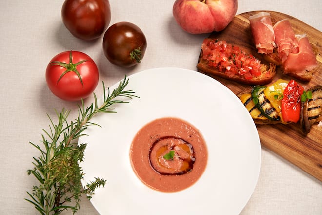 Rezept Tomaten-Pfirsich Gazpacho & Sauerteigbrot