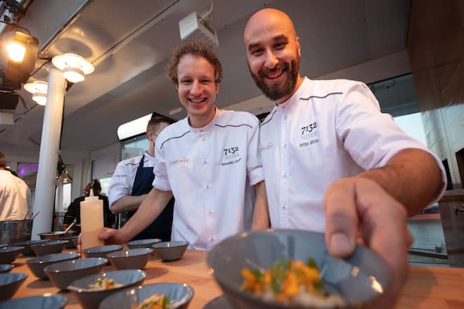 MS Europa Schiff Mitja Birlo und Benedikt Gerster (v. r.)