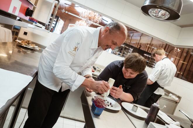 Heinz Rufibach, Chefkoch vom Restaurant Prato Borni und Mirä Schwarz, Garde-Manger- Grand Hotel Zermatterhof, Zermatt - 2. März 2019 - Copyright Olivia Pulver