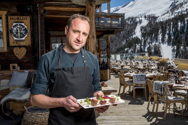 Restaurant Chez Vrony in Findeln oberhalb Zermatt. Küchenchef Diogo Monteiro. Aufgenommen am 19.04.18 in Zermatt ©David Birri