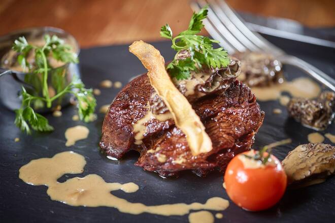 Bella Tola St Luc Wallis