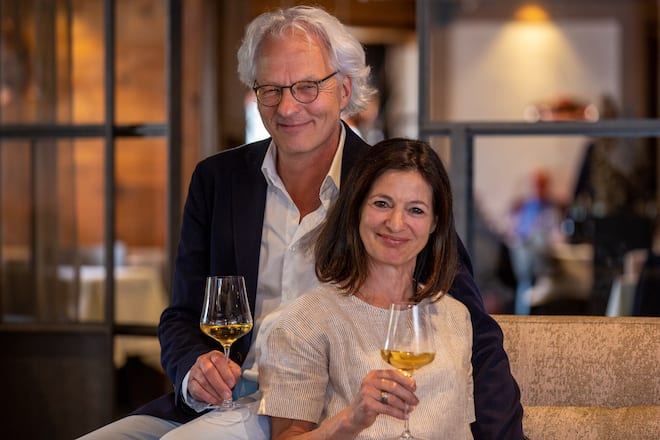 Thomas und Brigitte Frei in der Lounge.
