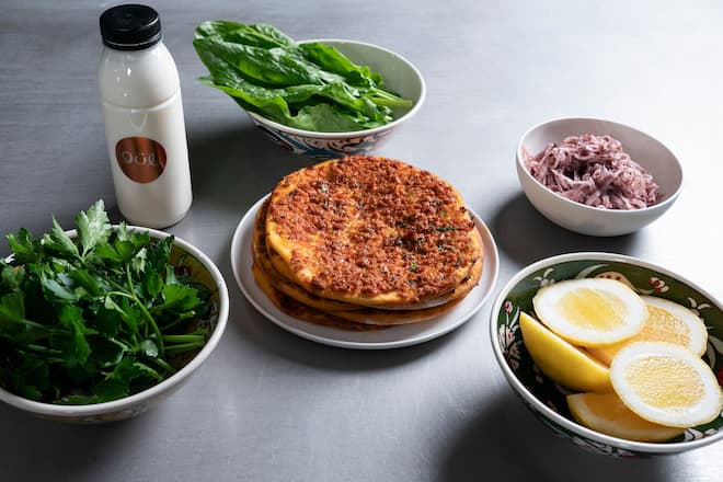 Instagram Live Workshop mit Elif Oskan zeigt den Bestseller ihres Restaurants Gül: Lahmacun mit Pascal Grob von Züri isst