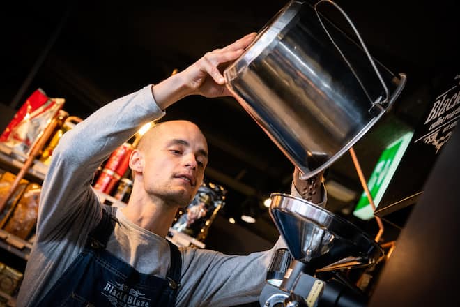 Black & Blaze im Jelmoli 2021: Liri Rama