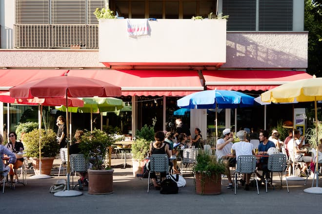 Restaurant Schönau Terrasse Zürich Kreis 4 Bäckeranlage mediterran