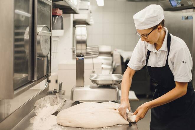 Hotel Vals 7132, Restaurant Silver, Chefkoch Mitja Birlo, Hotel Baeckerei,Baeckerin Tanja Buerki,Foto: Digitale Massarbeit, Tanja und Simon Kurt