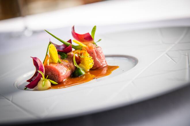 Castello del Sole 2020: Mariniertes Kalbsfilet âOrange âTrevisana âSzechuan Pfeffer