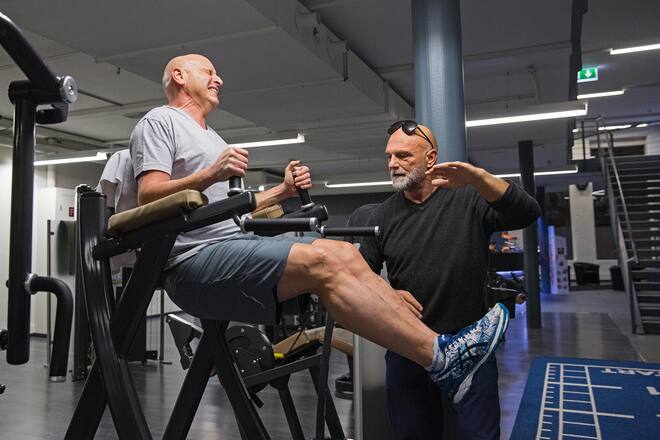 Une semaine avec Philippe Chevrier, 57 ans, restaurateur, propriétaire de Châteauvieux, du café de Peney, des Négociants, du Patio, de Denise's, de chez Philippe et, tout récemment de la Marjolaine à Genève. Il est aussi consultant pour le restaurant et le service des loges VIP de la patinoire de Genève pendant les matches de GSHC.