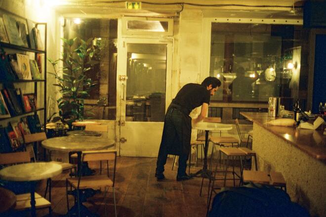 Restaurant Cam in Paris von Esu Lee