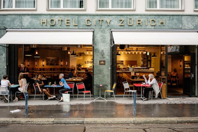 Restaurant Löweneck Zürich mit spanischen Tapas beim Löwenplatz Kreis 1