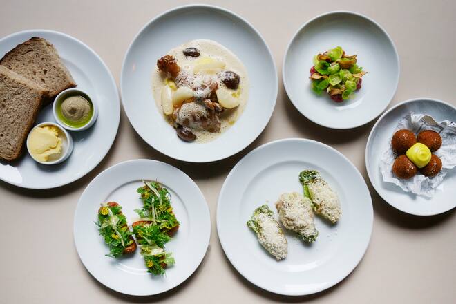 Kosmos Bistro Zurich von Markus Burkhard und Flavia Hiestand an der Europaallee