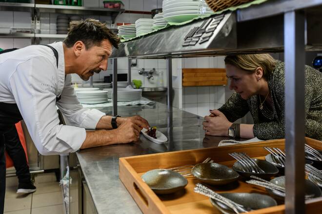 Vufflens-le-Château, 28 novembre 2021.Déjeuner à quatre mains chez Guy Ravet, rejoint par le chef Franck Reynaud.©François Wavre | Lundi13