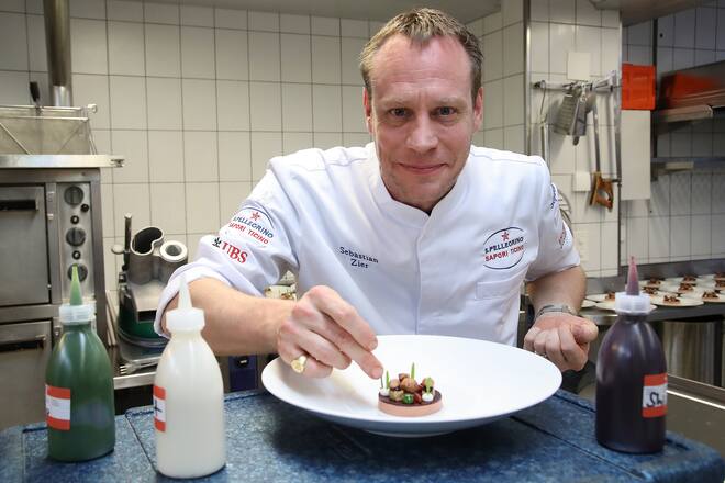 LOCARNO-ORSELINA, 13.10.2020 - Chef Sebastian Zier. S. Pellegrino Sapori Ticino 2020 'Sebastian Zier: The other half of the apple'. Riccardo Scamarcio meets Sebastian Zier) in Villa Orselina, Locarno-Orselina.copyright by www.steineggerpix.com & www.saporiticino.ch 2020 / photo by remy steinegger+++ no resale / no archive +++