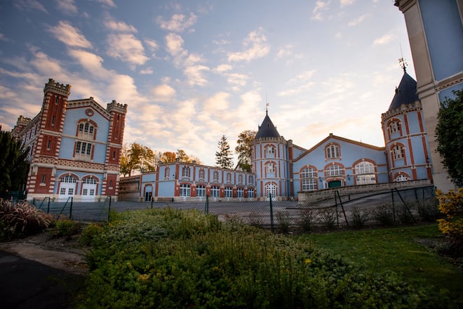 Weinkathedrale von Pommery im Zenrum von Reims