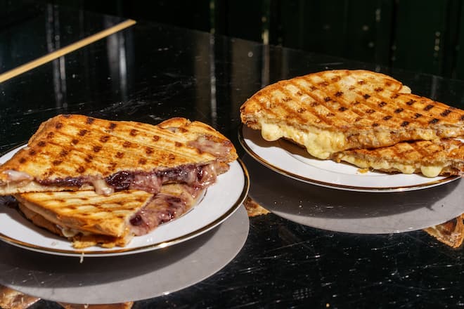 Iklämmt Zürich von Linda Hüsser und Meret Diener