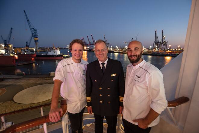 MS Europa Schiff Party Mitja Birlo, Jörg Peter Berendsen und Benedikt Gerster (v. r.)