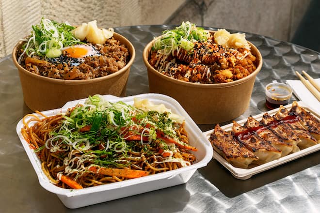 Yokita japanischer Take-away in Zürich mit Yakisoba, Gyoza und Donburi