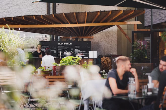 Steinhalle Bern, Markus Arnold, Easy Lunch, Steinhalle Foto: Digitale Massarbeit, Tanja und Simon Kurt POP des Jahres 2021, Easy Lunch, Steinhalle Bern, Markus Arnold, Bern © Digitale Massarbeit POP des Jahres 2021, Easy Lunch, Steinhalle Bern, Markus Arnold © Digitale Massarbeit