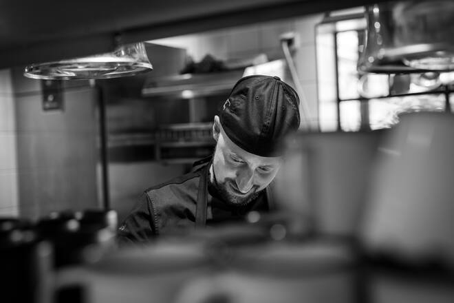 Sebastian Rensing kocht im OX'n in Schenkon bei Sursee