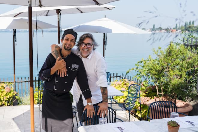 Nespresso Gourmet Weeks - Restaurant Zur Taube - Zug - Chefkoch Ricardo Pianta (links) - Gastgeber Giovannis Melis (rechts) - August 2023 - Copyright Olivia Pulver