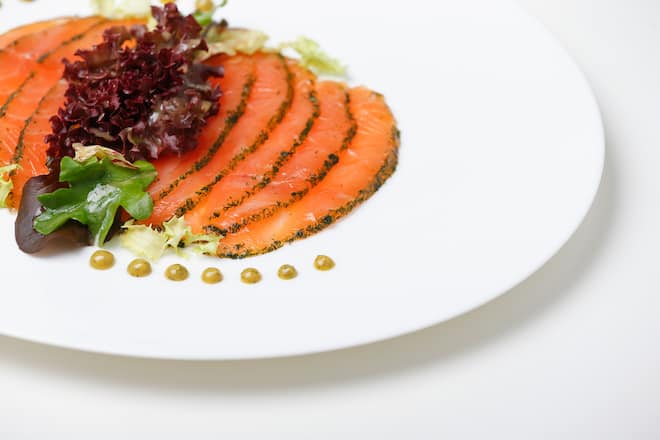 Salmone scozzese marinato all’aneto, senape agrodolce al miele di robinia