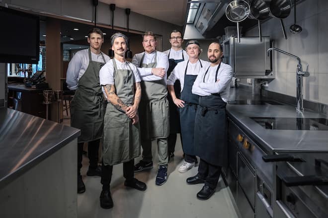 Chef Lundgren: «#High Cuisine» in Engelberg! Atelier Hess, Nicolas Lundgren (3.v.l) – Küchenchef & Lucas Fiorenza (2.v.l.) – Souschef, Engelberg