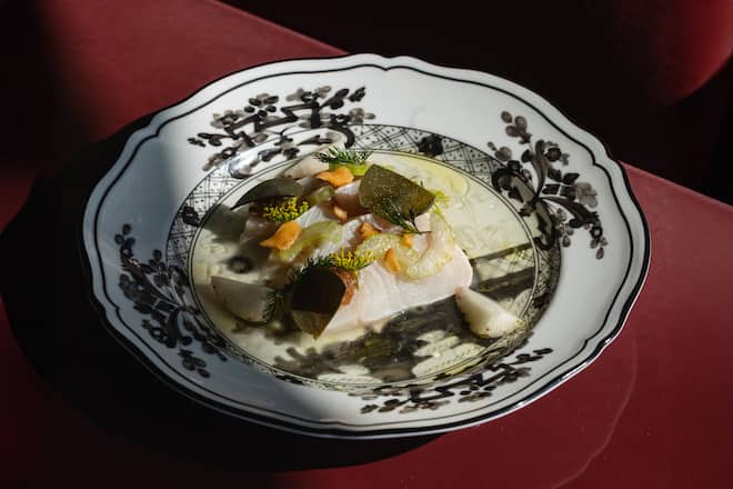 Buech, Caminada, Herrliberg, Gebeizter Kingfish, Stangensellerie, Pfifferlinge, Grüne Erdbeere