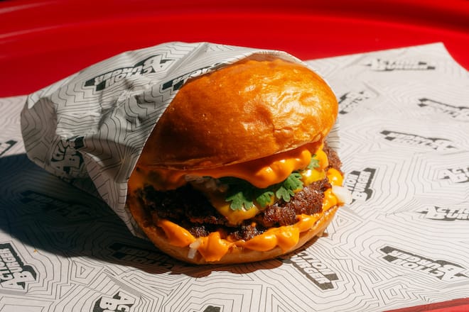Action Burger x 555+