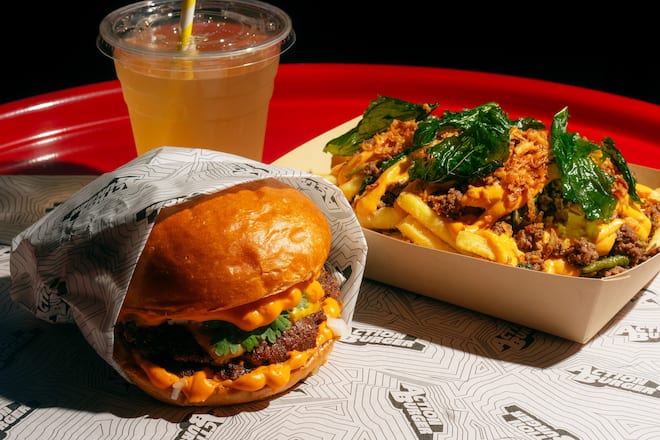 Action Burger x 555+