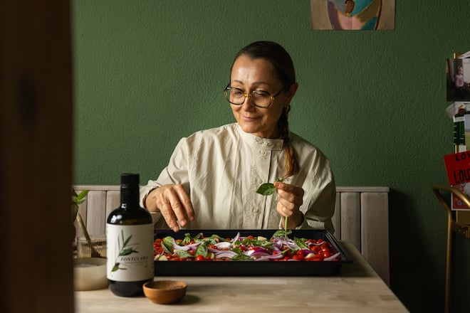 Tanja Grandits, Fontclara Olivenöl, Ofen-Tomaten-Suppe mit Anis und Mandelpesto