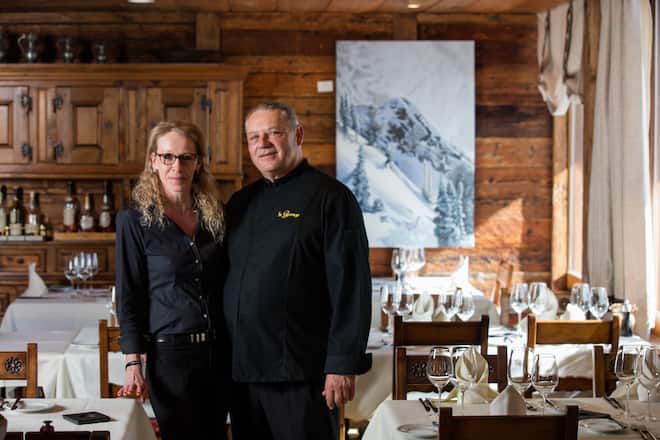 La Grange, Thierry Corthay am Herd, Therese Corthay im Service