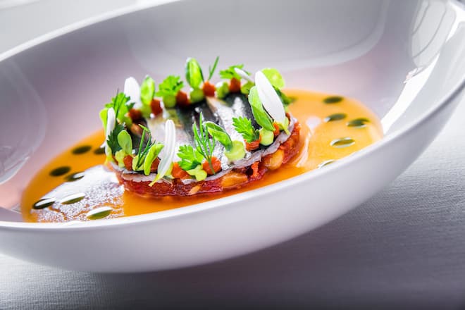 Marco Campanella 2019: Beccafico-Sardelle, Tomate, Basilikum