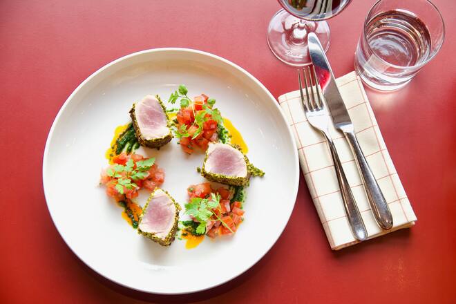 Tunfisch mit Pistazienkruste im Piu Schiffbau