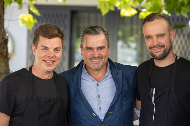 v.l. Michael Embacher Küchenchef, Stephan Jäger Inhaber, Peter Manthei Souschef2.