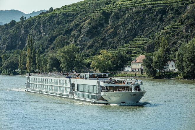 «Excellence Empress» SI Travel März April 2021