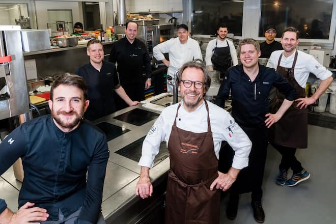 Marco Campanella, Dieter Müller, Fabio Toffolon, Michael Kempf, Mario Bienek, Pietro Leanza, Uwe Seegert, Tristan Brandt, Dominik Sato - Gourmet Tour 2022 - Tschuggen Grand Hotel - Arosa - 8. Januar 2022 - Copyright Olivia Pulver