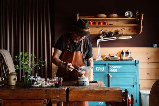 Stefan Wiesner der Hexer vom Entlebuch kocht im Wiesner-Mysterion in Bramboden