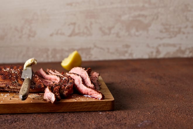 Schweizer Fleisch Rezept Flank Steak mit Blütenbutter 2022