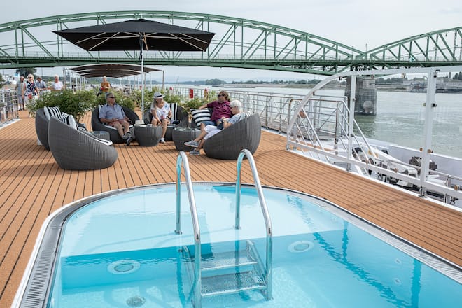 «Excellence Empress» SI Travel März April 2021