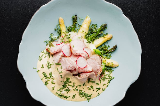 Kalbstafelspitz mit Estragonschaum und Spargel