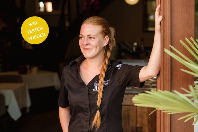 Marie Robert Le Café Suisse Bex 2021