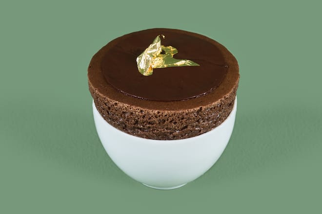 Schokoladen-Soufflé by Andreas Caminada | GaultMillau