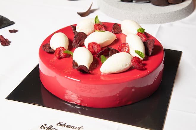 Entremets betterave framboise chocolat au lait basilic apprentis concours Vaud