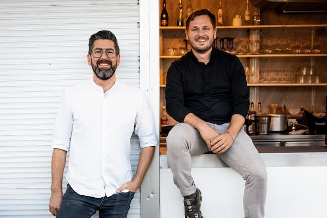 «Pur», Hurden: eine Erfolgsstory nah am Wasser 10.12.2025, Hurden SZ, Restaurant PUR, Adrian Bührer und Tarik Lange (photo by Remy Steiner for Gault Millau)