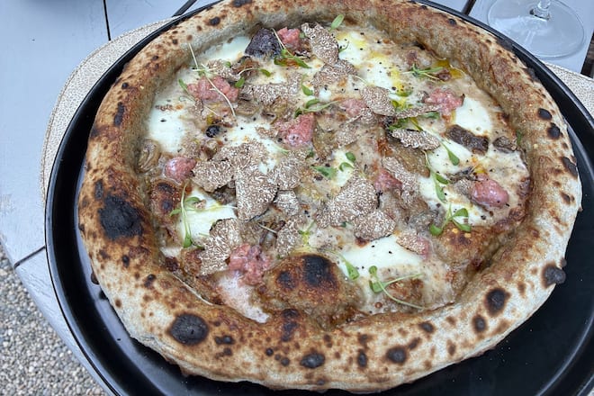 Auberge de Hauterive Gerardo Metta pizza au blé brûlé