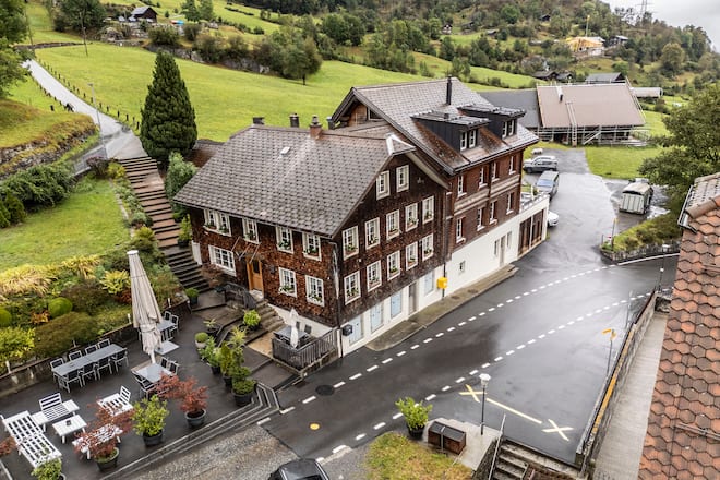 16.08.2024; Gurtnellen-Dorf (UR): Wild essen bei Beat Walker im Restaurant Im Feld; Aussenansicht vom Restaurant im Feld. © Valeriano Di Domenico
