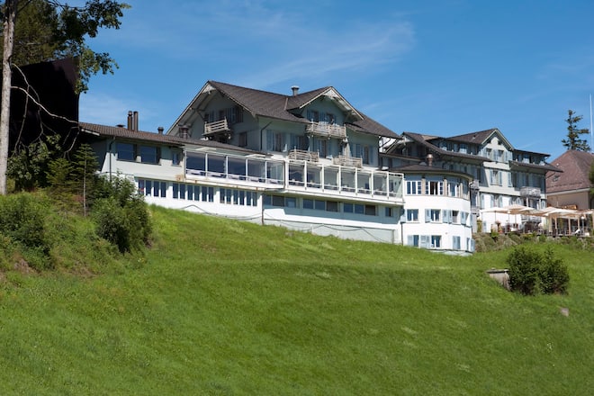 Nicole und Daniel Lehmann, Hotel Mooseg, Emmenmatt BE, mit der schönen Aussicht, BE, 2014