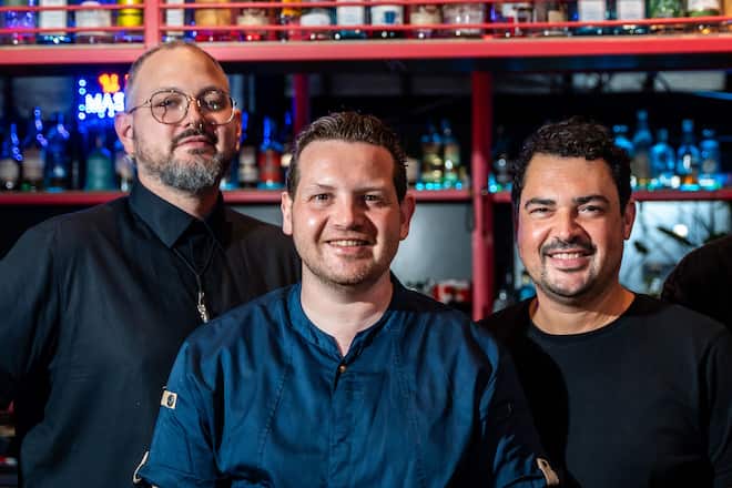 «Jing Jing», v.l. Freddie Schefferski, Valentin Broer, Vena Steinkönig.