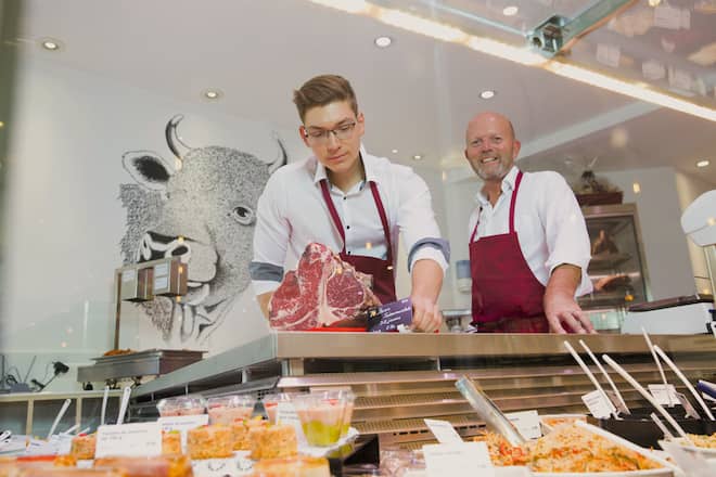 Lausanne, le 18 août 2017. La Bouche qui rit, boucherie et restauration à la rue de la Madeleine. (24HEURES/ODILE MEYLAN)