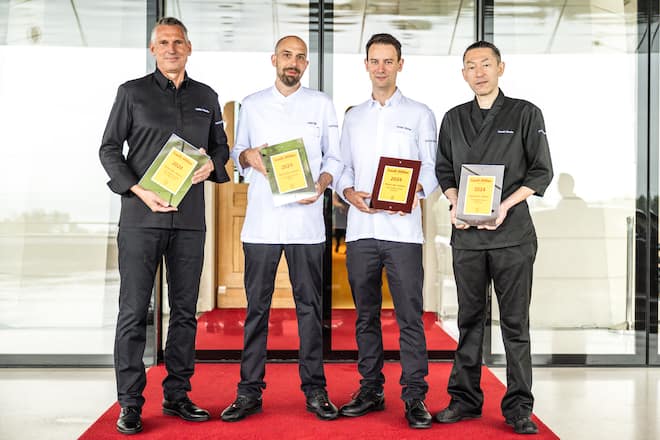 28.08.2023 - Zürich - Hotel des Jahres Dolder Grand. Gault Millau 2024, v.l Heiko Nieder mit seinem Kochteam v.l Julian Mai mit Atsushi Hlraoka und Robin Briner
